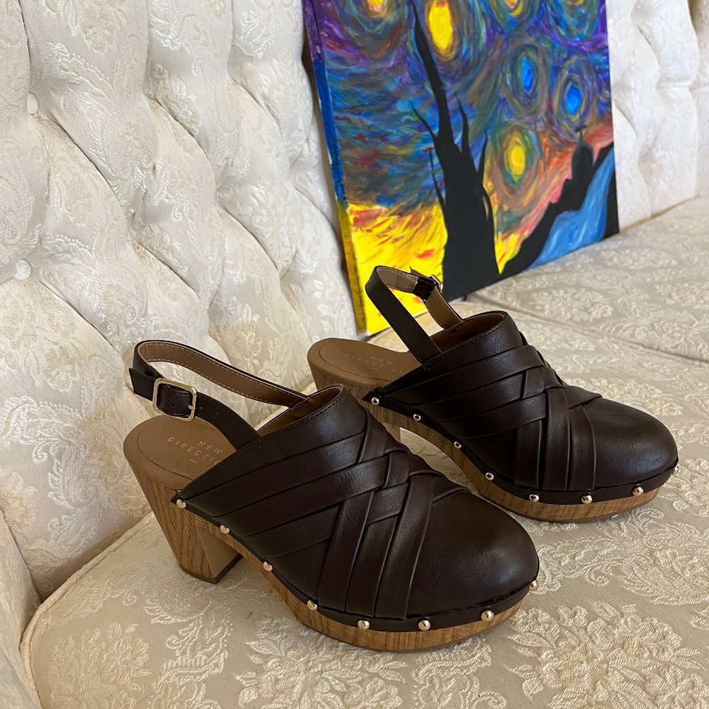 New Directions Gilda Clogs